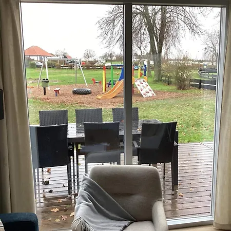 Bright Cabin Camp In Karrebaeksminde *